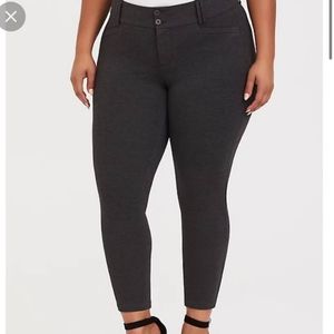Torrid Size 14 Studio Ponte Ankle Trousers Pants Gray